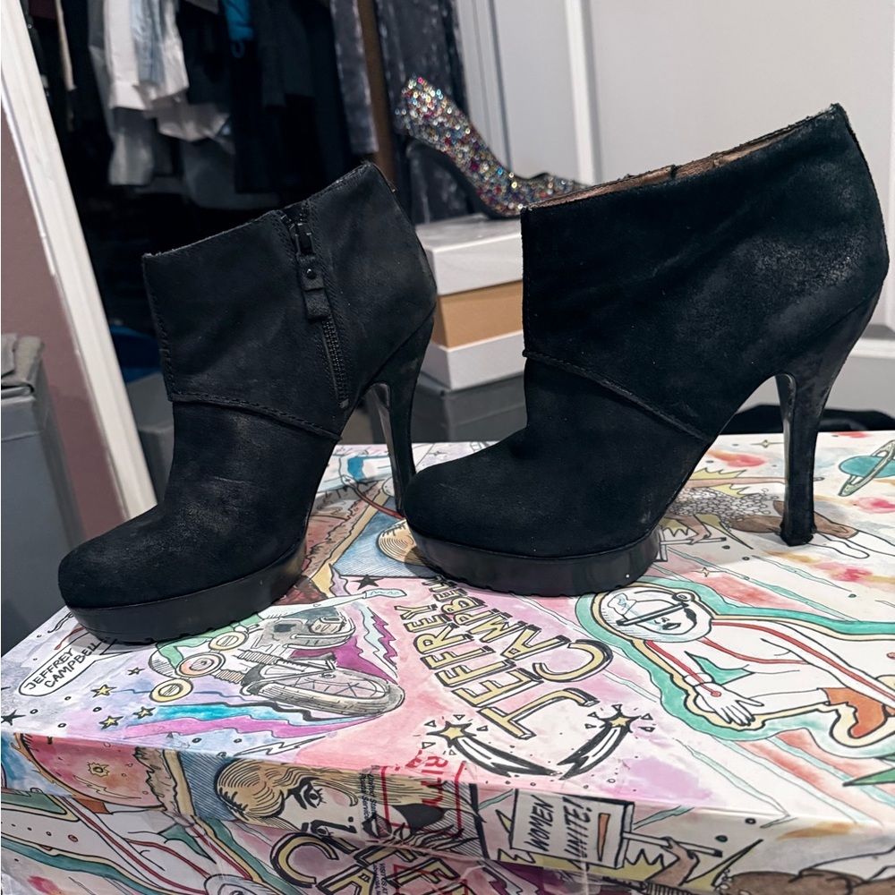 Modern Vintage Elegant Black Ankle Boots size 9.5